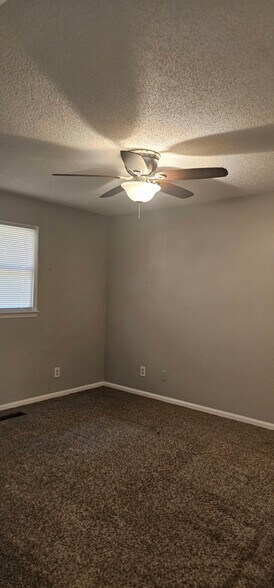 More Photos Of 1801 Ridgewood Dr, Murray Specialty For Sale