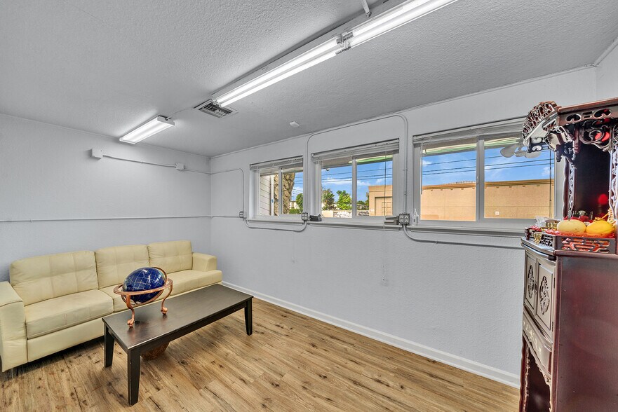 More Photos Of 2820 Broadmoor Ave, Concord Restaurant For Sale