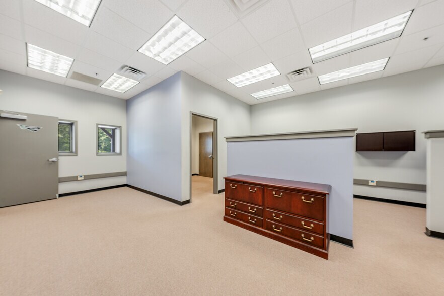 More Photos Of 205 SE Catawba Rd, Port Clinton Freestanding For Lease