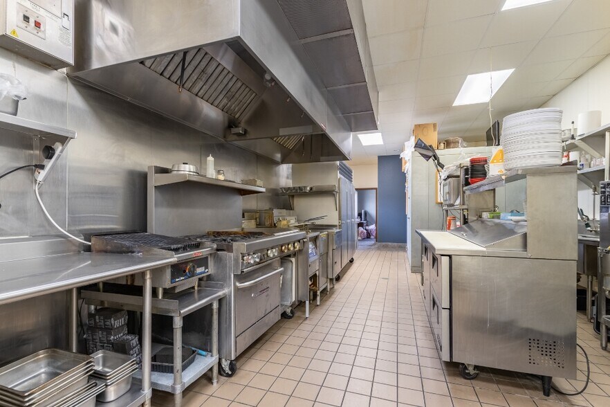 More Photos Of 740 Washington St, Wausau Bar For Sale