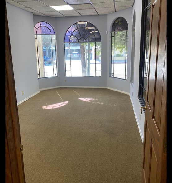 More Photos Of 4400 Coldwater Canyon Ave, Studio City Office For Lease