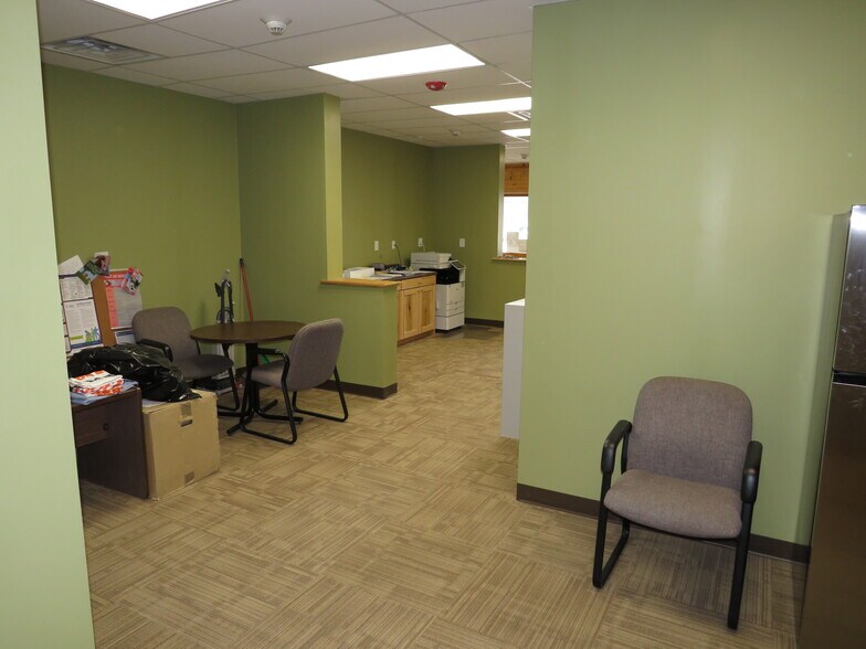 More Photos Of 264-272 S Front St, Braidwood Freestanding For Lease