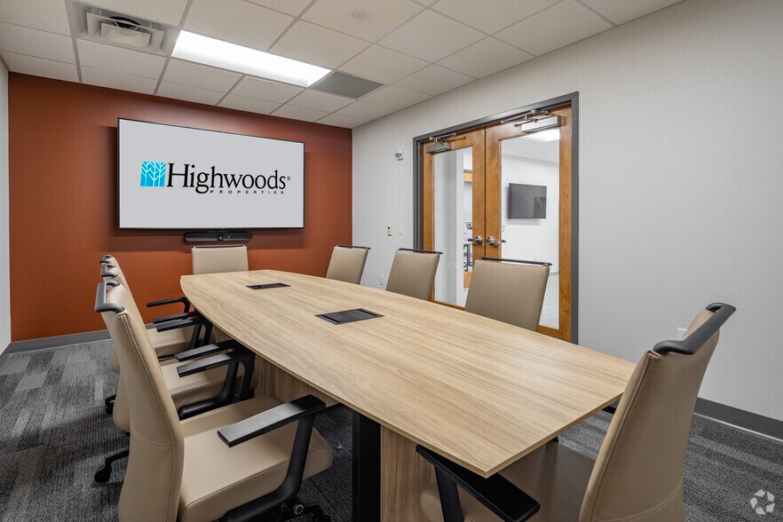 More Photos Of 5410 Maryland Way, Brentwood Unknown For Lease