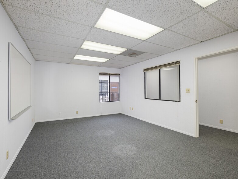 More Photos Of 302 W Grand Ave, El Segundo Office For Lease