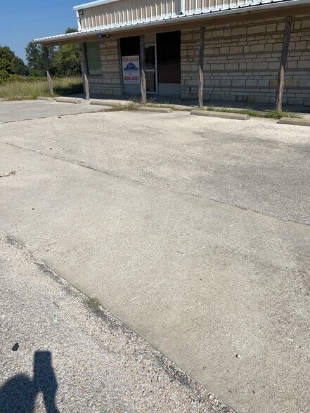 More Photos Of 2237 E Hwy 190, Lampasas Freestanding For Lease