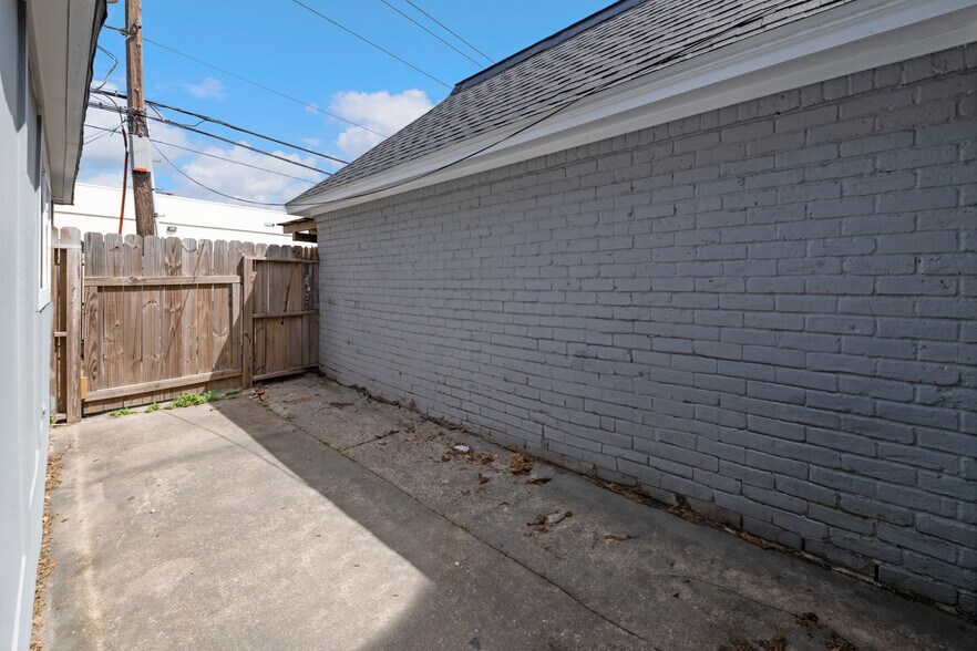 More Photos Of 2675 Gessner Rd, Houston Apartments For Sale