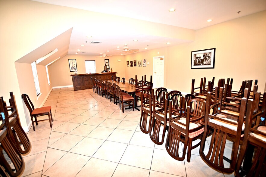 More Photos Of 15120 Washington St, Haymarket Restaurant For Sale