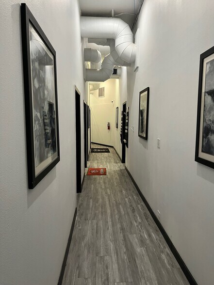 More Photos Of 9121 Woodman Ave, Arleta Storefront Retail Office For Sale