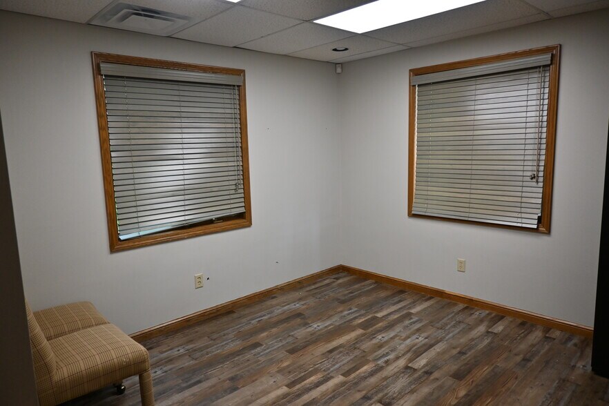 More Photos Of 190 S State St, Westerville Office For Lease