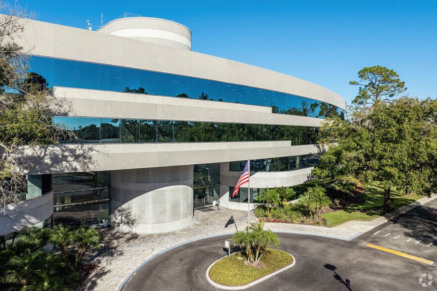 More Photos Of 601 S Lake Destiny Rd, Maitland Unknown For Lease