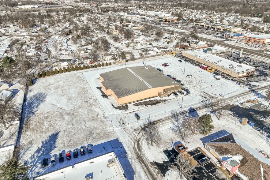 More Photos Of 177 Frontier Park Dr, O'Fallon Bowling Alley For Sale