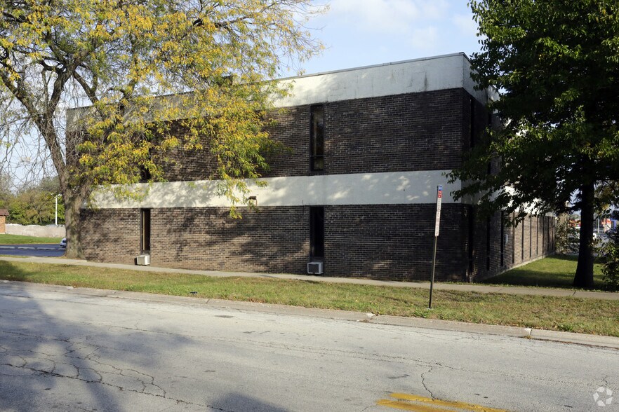 More Photos Of 18350 Kedzie Ave, Homewood Loft Creative Space For Lease
