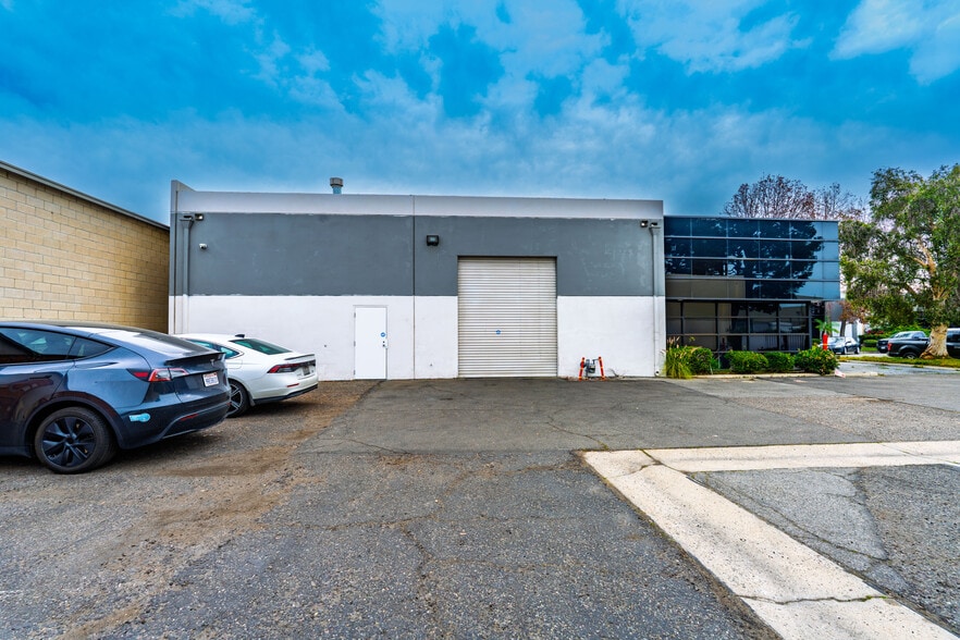 More Photos Of 1436 N Hundley St, Anaheim Warehouse For Sale