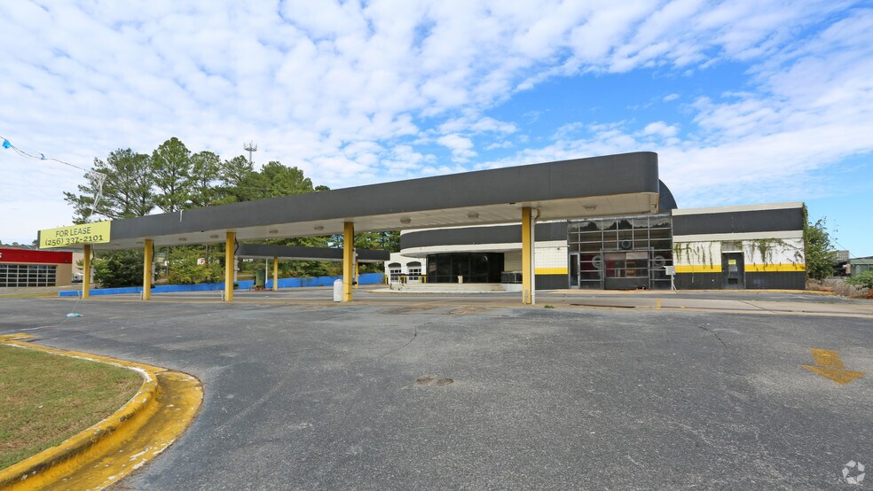 More Photos Of 3030 University Dr, Huntsville Carwash For Sale