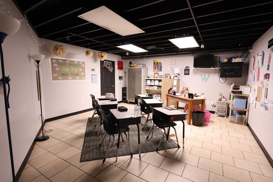 More Photos Of 1122 S 2nd St, Cabot Industrial For Sale