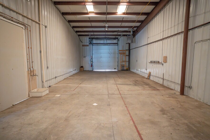 More Photos Of 11075 Parker Dr, Irwin Warehouse For Sale