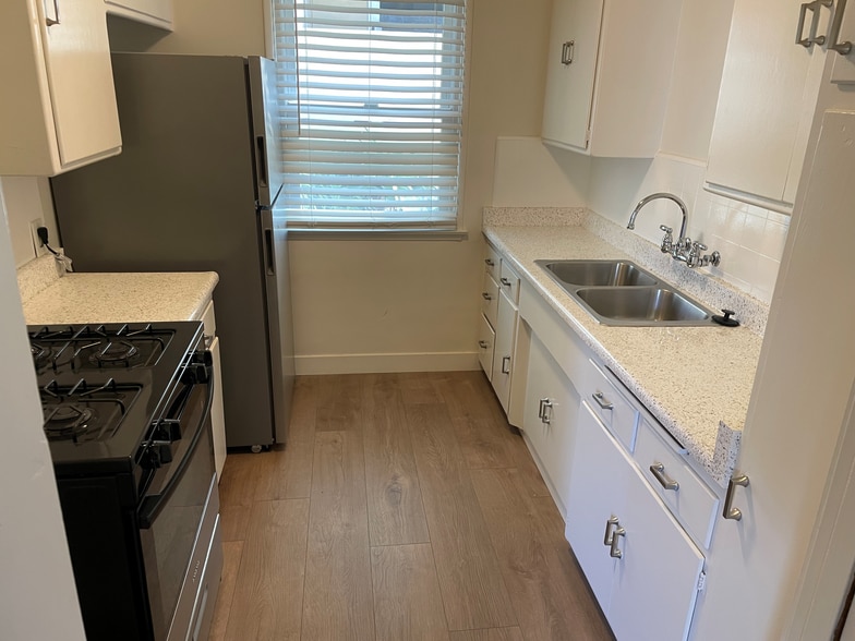 More Photos Of 313 Calle Miramar, Redondo Beach Apartments For Sale