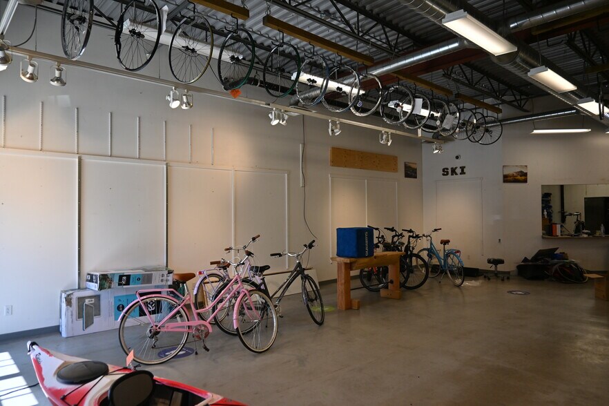 More Photos Of 4918 46 St, Red Deer Storefront Retail Office For Lease