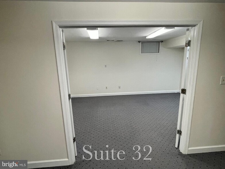 More Photos Of 5201-5215 W Woodmill Dr, Wilmington Medical For Sale