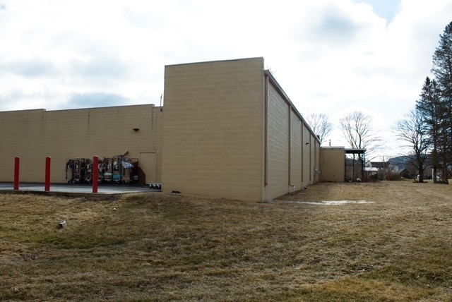 More Photos Of 64 Main St, Lawrenceville Supermarket For Lease