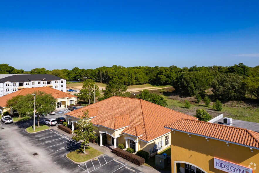 More Photos Of 1070-1072 E Brandon Blvd, Brandon Medical For Lease