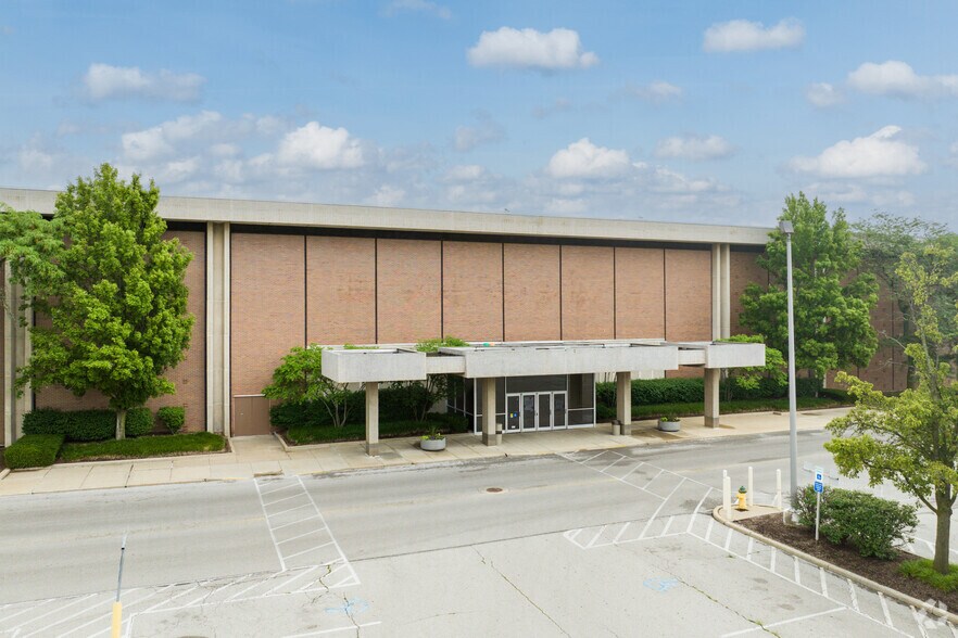 Primary Photo Of 5001 Monroe St, Toledo Department Store For Sale