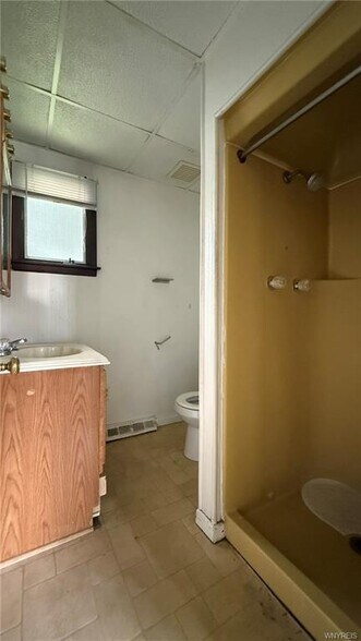 More Photos Of 1890 Linwood Ave, Niagara Falls Apartments For Sale