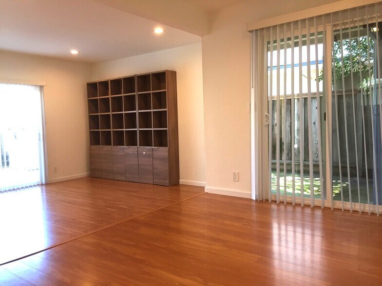 More Photos Of 19423-19425 Greenwood Dr, Cupertino Apartments For Sale