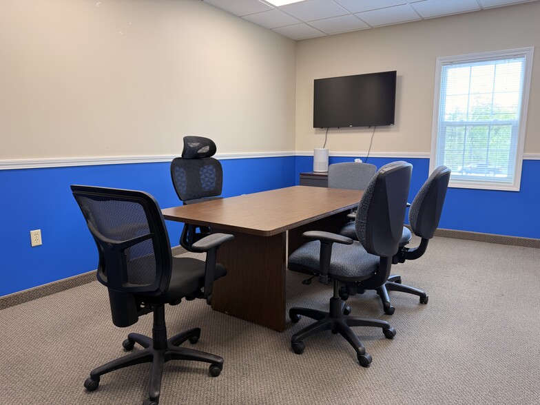 More Photos Of 172 Route 101, Bedford Office For Sale