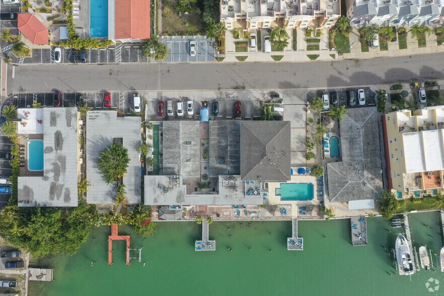 More Photos Of 115 Brightwater Dr, Clearwater Beach Hotel For Sale