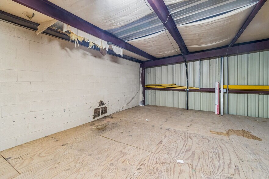More Photos Of 1956 Kingsley Ave, Orange Park General Retail For Sale