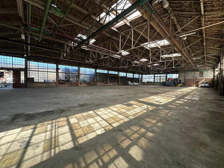 Primary Photo Of 2635-2717 Peralta St, Oakland Warehouse For Lease