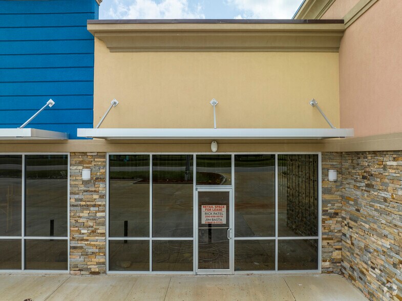 More Photos Of 5095 Moores Mill Rd, Huntsville General Retail For Lease
