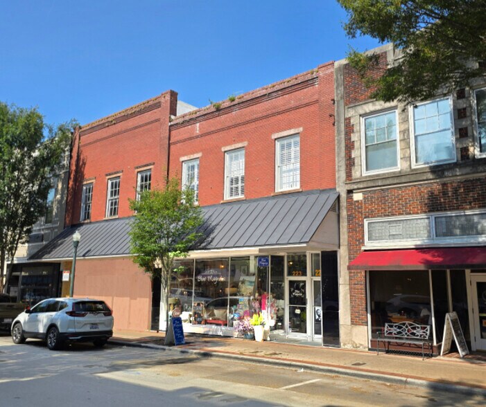 Primary Photo Of 223 Middle St, New Bern Storefront Retail Office For Sale