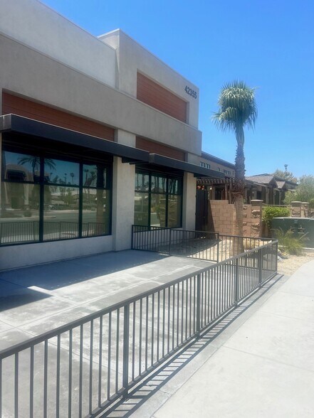 More Photos Of 42355 Washington St, Palm Desert General Retail For Lease