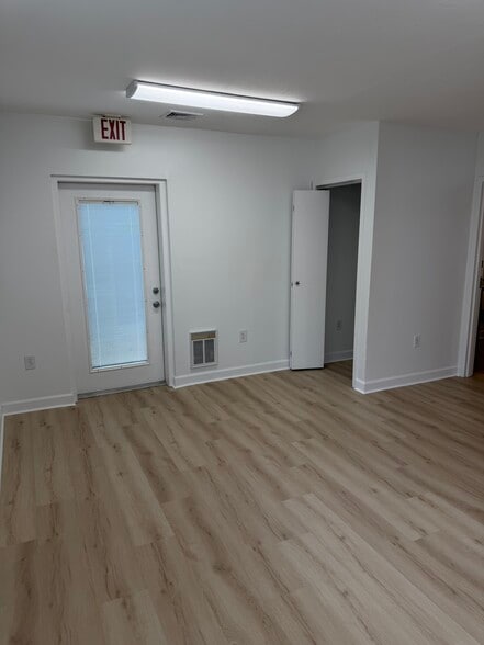 More Photos Of 1147 Independence Blvd, Virginia Beach Medical For Lease