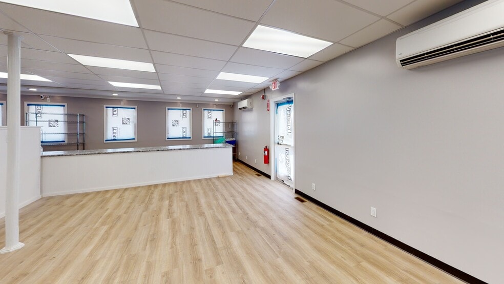 More Photos Of 912 Somerville St, Manchester Freestanding For Lease