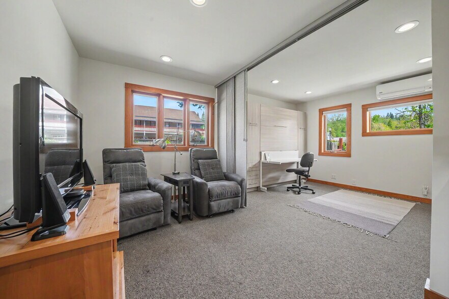 More Photos Of 21376 Consolation St, Volcano Specialty For Sale
