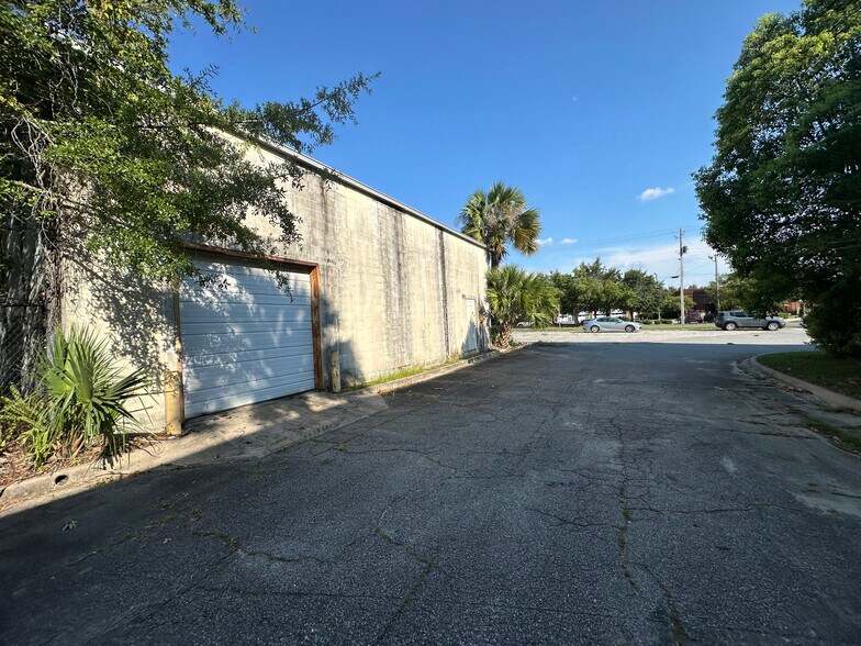 More Photos Of 311 W Central, Valdosta Manufacturing For Sale
