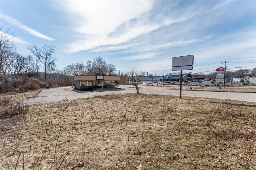 More Photos Of 641 Norwich New London Tpke, Uncasville Fast Food For Sale