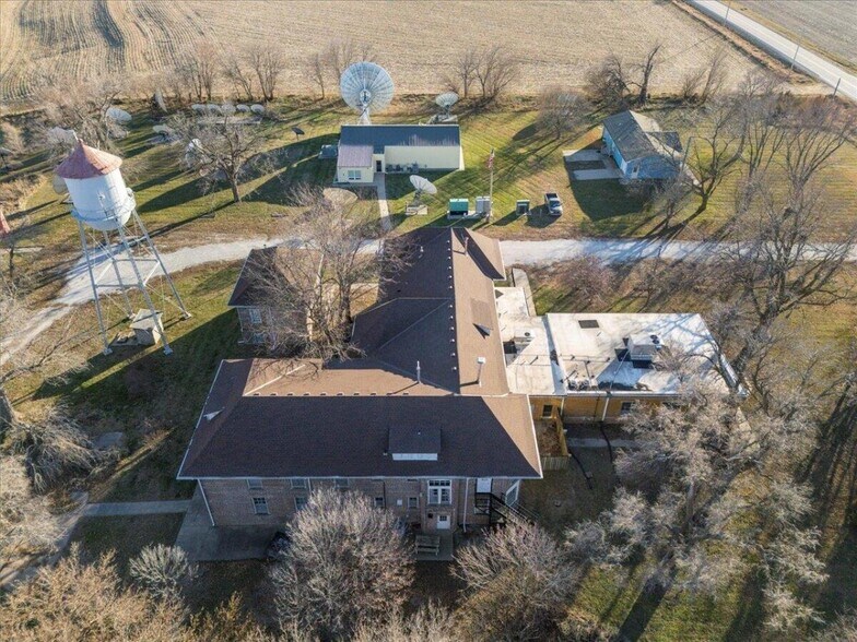 More Photos Of 21551 270th St, Mc Clelland Office For Sale