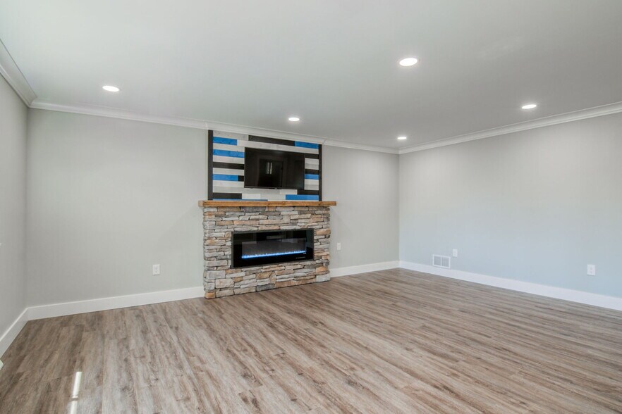 More Photos Of 2 Gordon St, Simsbury Office For Lease