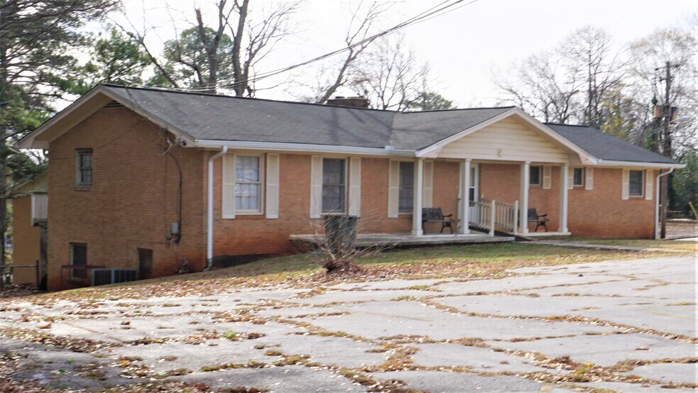 More Photos Of 2589-2613 Tilson Rd, Decatur Religious Facility For Lease