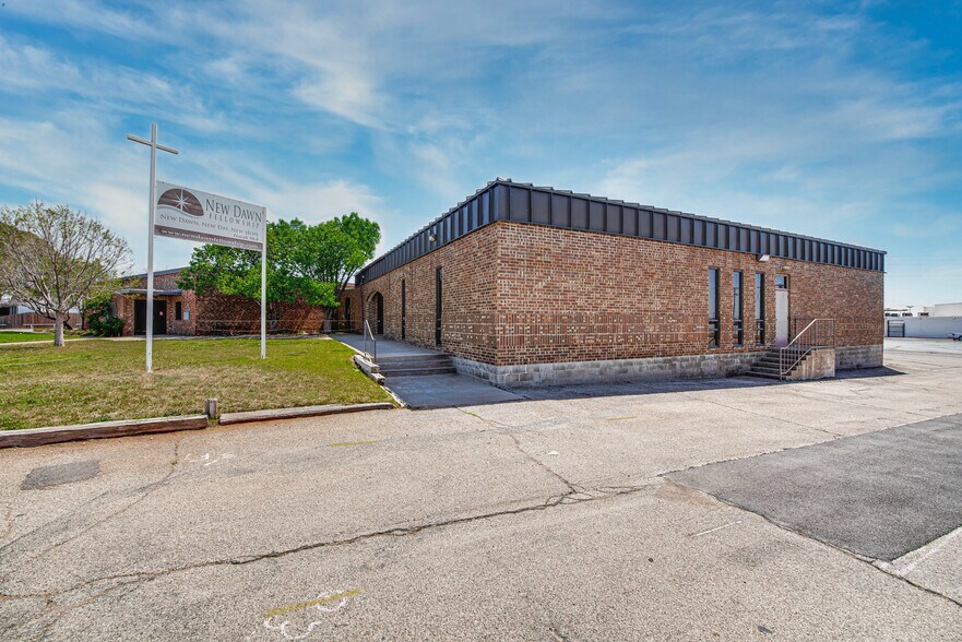 More Photos Of 2110 E 10th St, Odessa Specialty For Sale