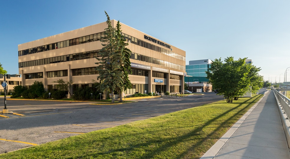 More Photos Of 1011 Glenmore Trl SW, Calgary Medical For Lease