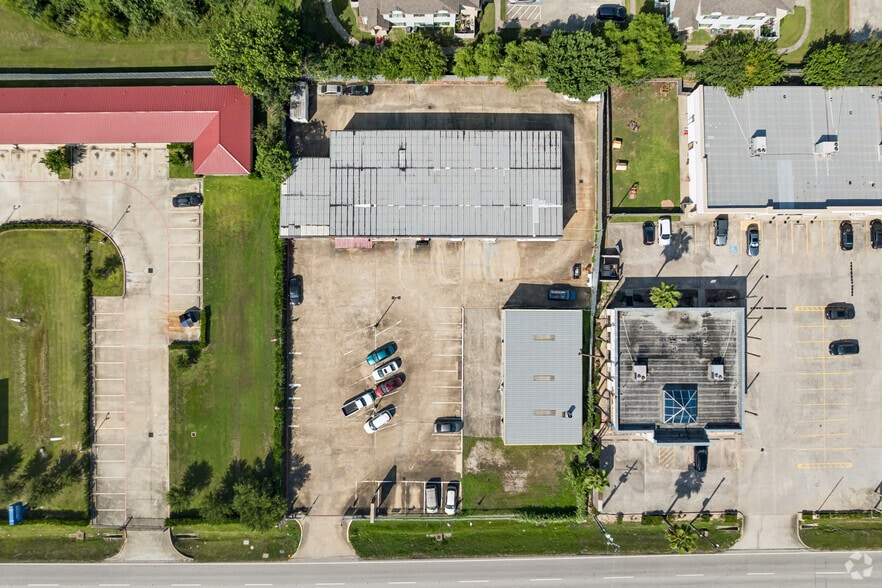 More Photos Of 11239 Veterans Memorial Dr, Houston Auto Repair For Sale