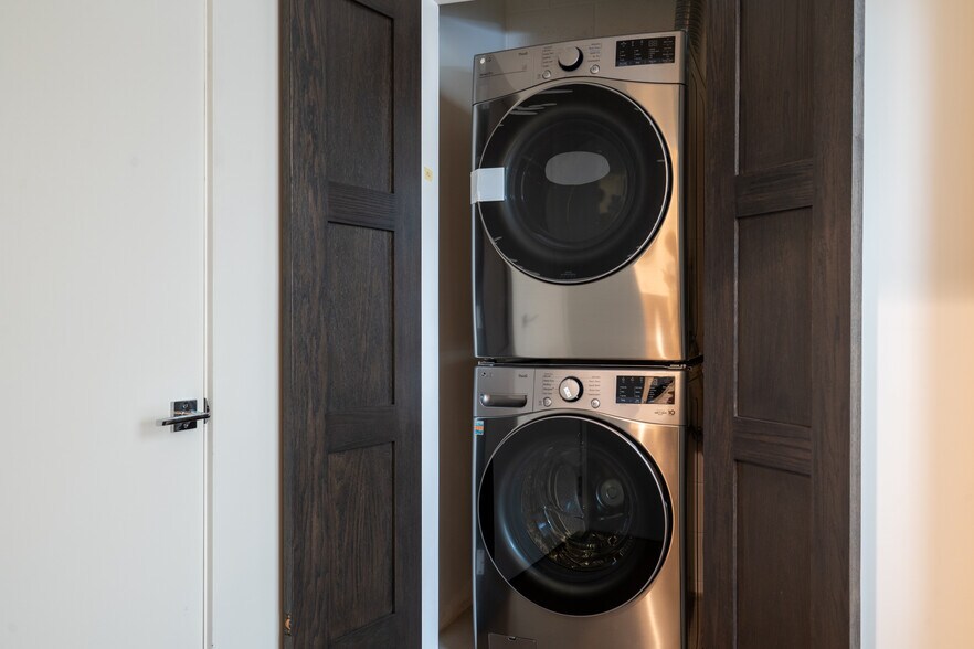More Photos Of 310 Johnson St, Santa Fe Specialty For Sale
