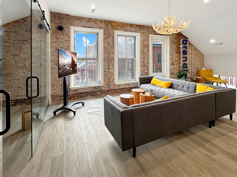 More Photos Of 70-80 State St, Newburyport Storefront Retail Office For Lease