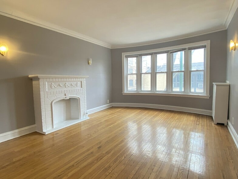 More Photos Of 7600 S Phillips Ave, Chicago Apartments For Sale