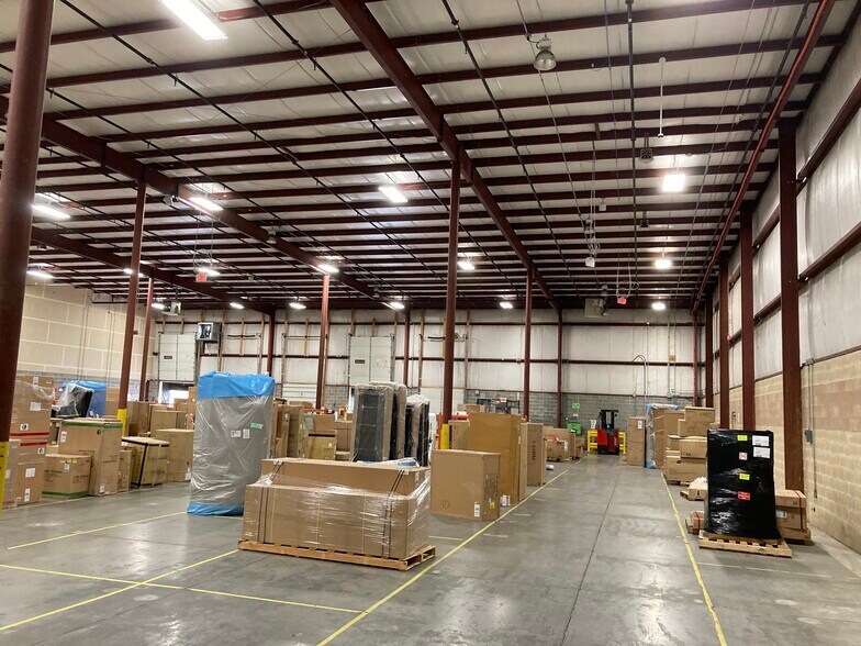 More Photos Of 503-509 Industrial Dr, Lewisberry Warehouse For Lease